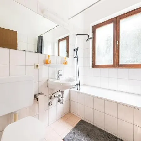 Apartment Schones Ferienapartment In Mit Balkon